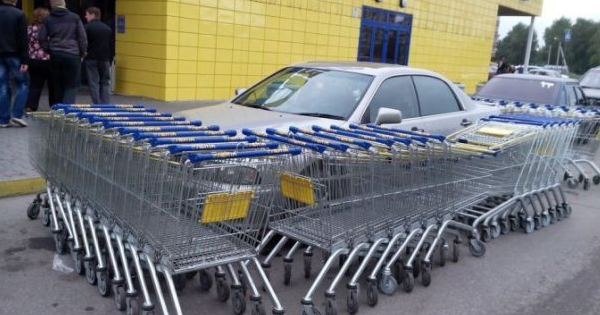 【激しすぎ】海外で迷惑駐車をした結果、こうなりました；