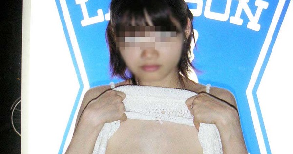 【日本の夏、変態の夏】コンビニや屋外で露出してる真っ最中の素人女特集