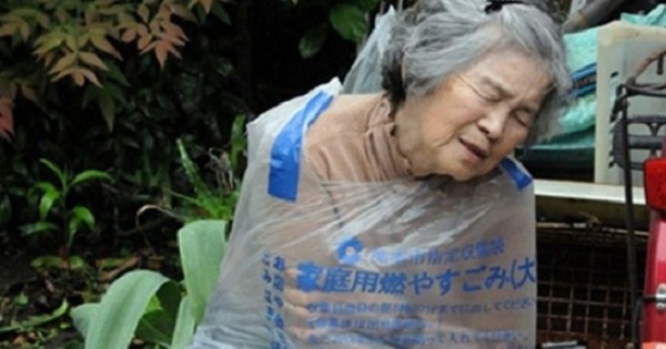 【爆笑ばあちゃんｗｗｗ】87歳の現役女性カメラマンの爆笑自撮り写真集ｗｗｗ