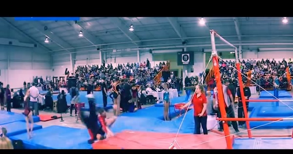 【これはグッジョブ！】平行棒から落下してしまった女子体操選手をコーチが神業救出！