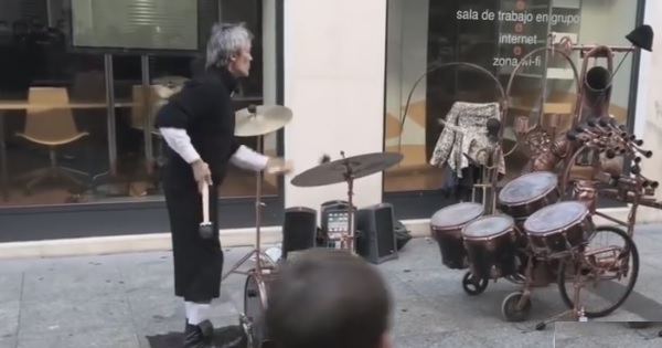 【素直に凄い】スペインのドラム演奏ジャグラーの超絶技巧がYou Tubeで話題に！