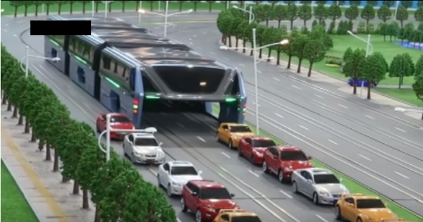 【この発想は無かったわ・・・】さすが中国！超巨大バスの力技で渋滞を回避する計画を発表