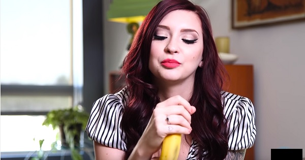 【これがプロの技】バナナを使っていやらしーい手技をレクチャーしてくれる海外美女動画