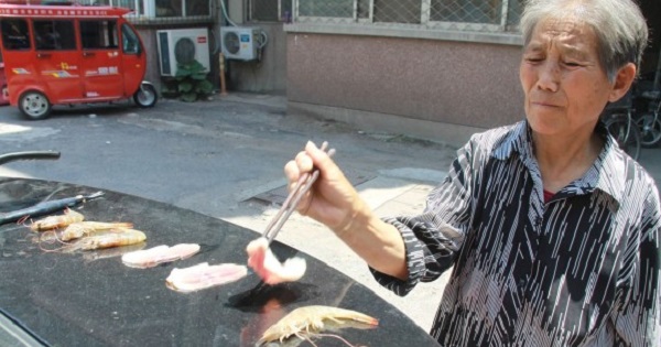 【ワイルドじじい】あまりの暑さで頭がおかしくなったジジイが海鮮焼きを始める